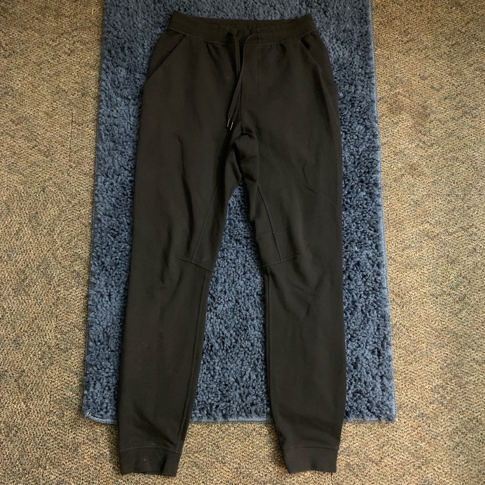 Men’s Lululemon City Sweat Joggers in GREAT condition!!